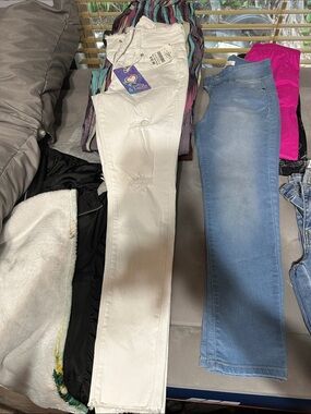 White Distressed Women’s Jeans - Classic Stretch Fit